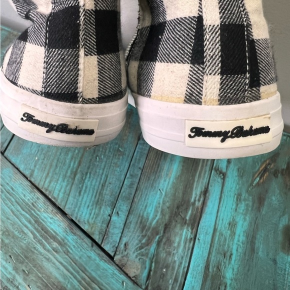 Tommy Bahama Black & White Plaid High Top Sneakers with Sherpa Size 10 - Picture 6 of 10